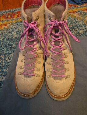 Beige And grey Suede Women's Lace-Up Hiking Boots with Pinky Purple Lace